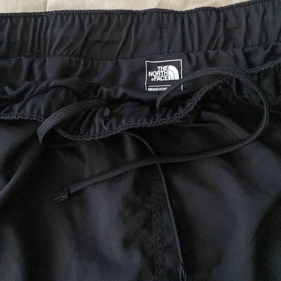 XL mens shorts- North Face - Picture 3 of 6